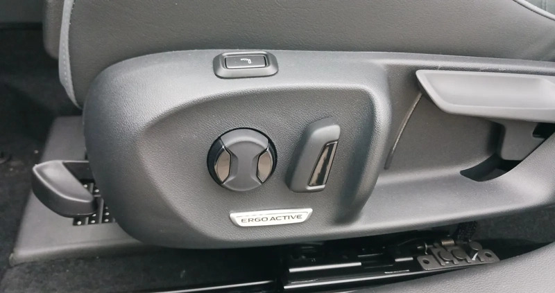 Volkswagen Passat cena 206900 przebieg: 10, rok produkcji 2024 z Ostrów Lubelski małe 529